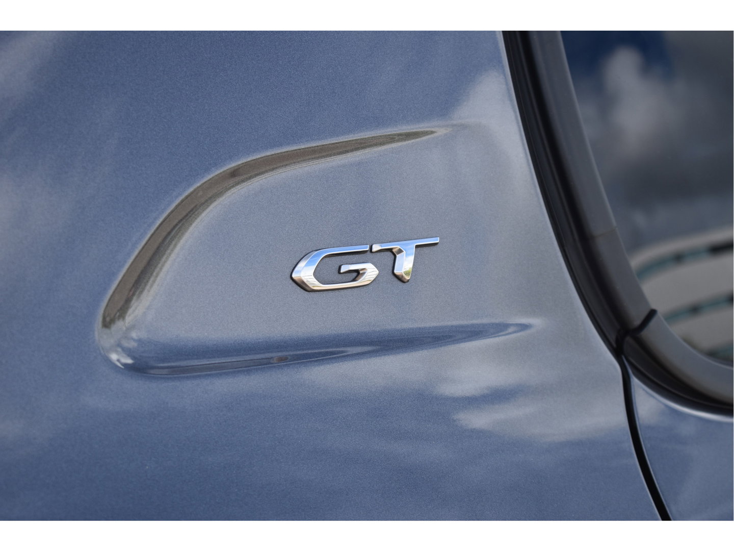 Peugeot 208 1.2 PureTech 131 pk GT-Line | Camera | Carplay | DAB | Stoelverwarming | Sfeerverlichting | Sportstoelen | Full LED