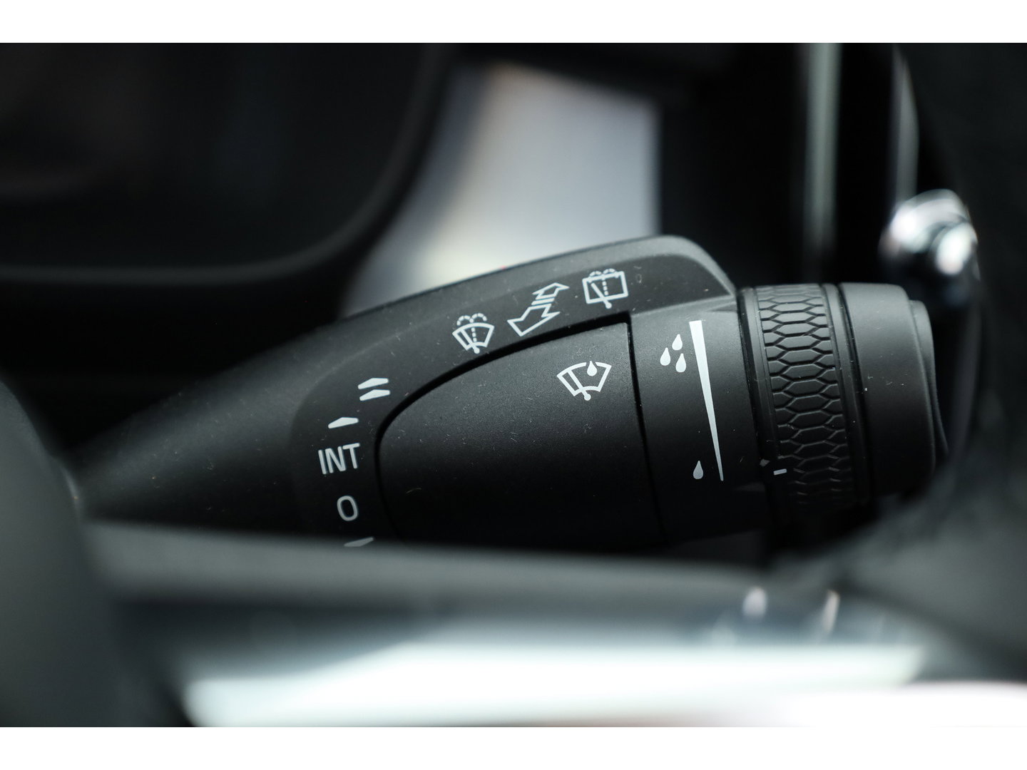 Volvo XC40 2.0 B3 Ultra Black Edition | Pano | ACC | Blis | 360 Cam | H&K Audio | Stoel & Stuur verwarming |