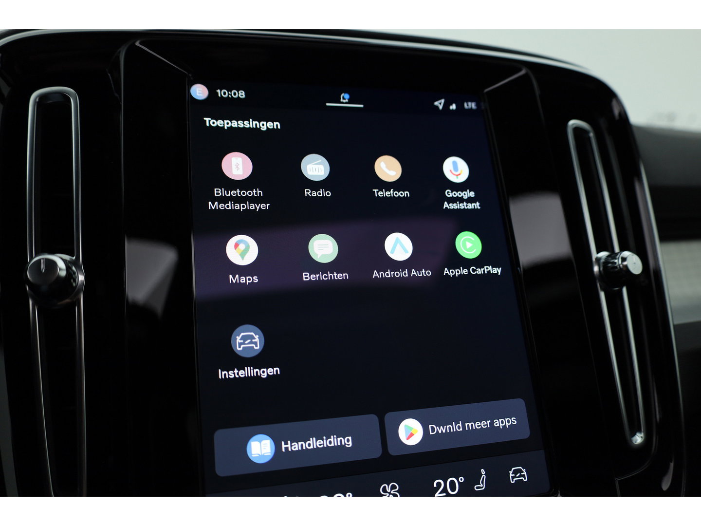 Volvo XC40 2.0 B3 Ultra Black Edition | Pano | ACC | Blis | 360 Cam | H&K Audio | Stoel & Stuur verwarming |