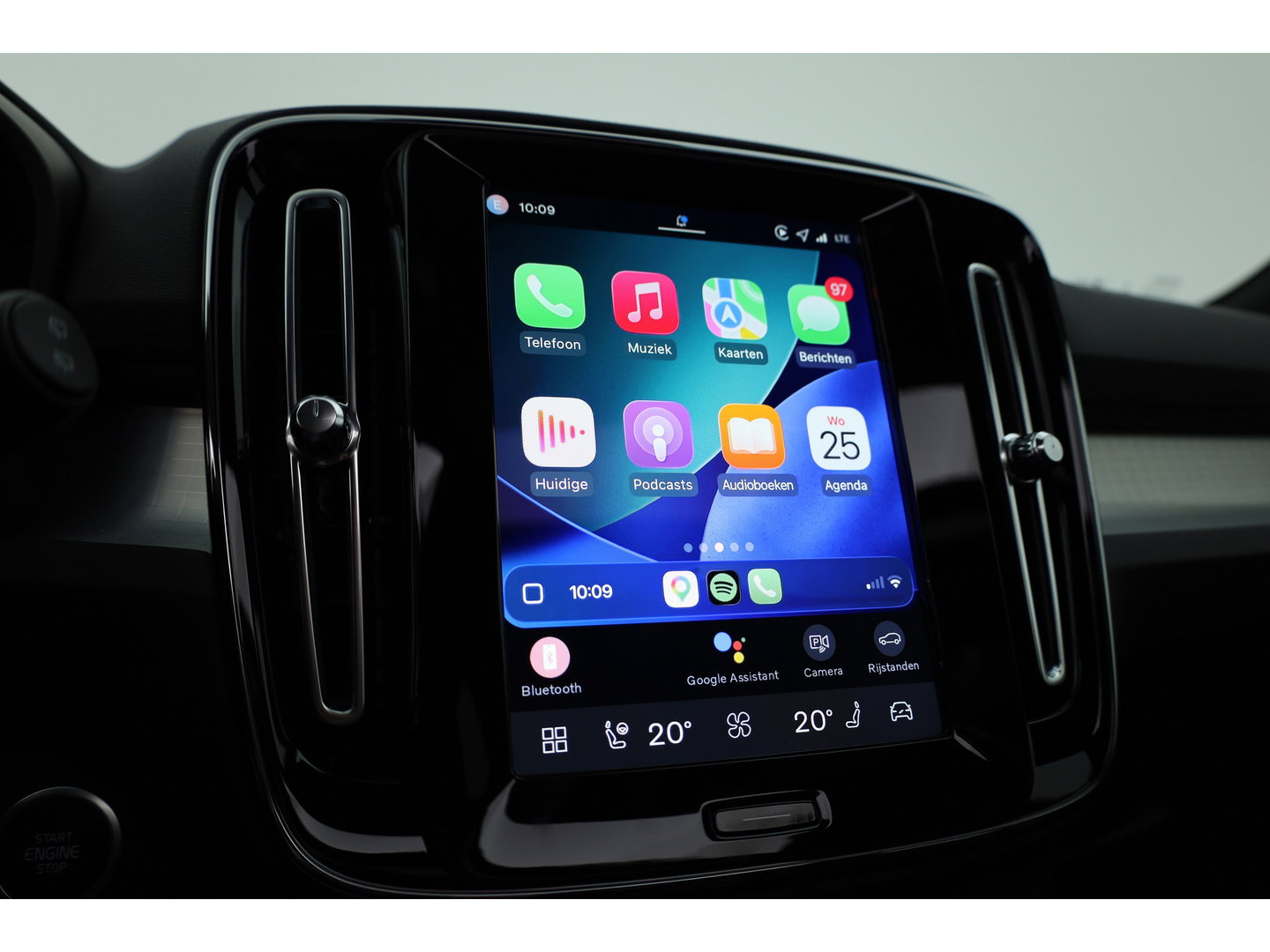 Volvo XC40 2.0 B3 Ultra Black Edition | Pano | ACC | Blis | 360 Cam | H&K Audio | Stoel & Stuur verwarming |