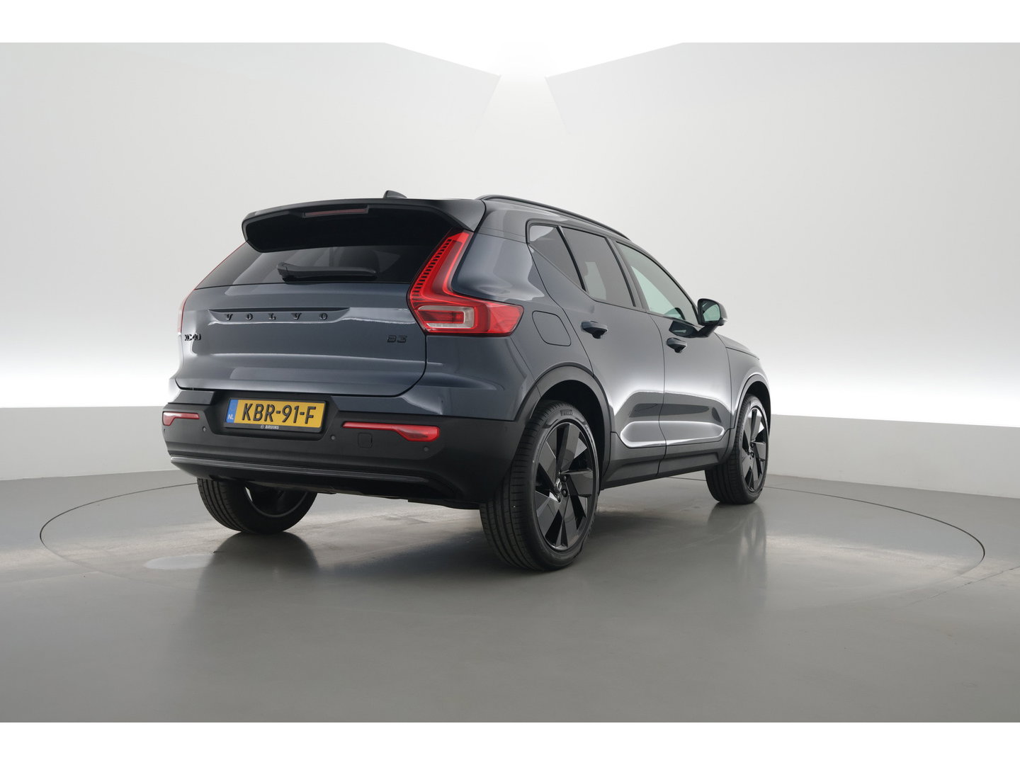 Volvo XC40 2.0 B3 Ultra Black Edition | Pano | ACC | Blis | 360 Cam | H&K Audio | Stoel & Stuur verwarming |