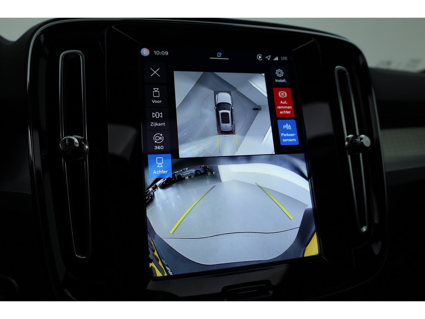 Volvo XC40 2.0 B3 Ultra Black Edition | Pano | ACC | Blis | 360 Cam | H&K Audio | Stoel & Stuur verwarming |