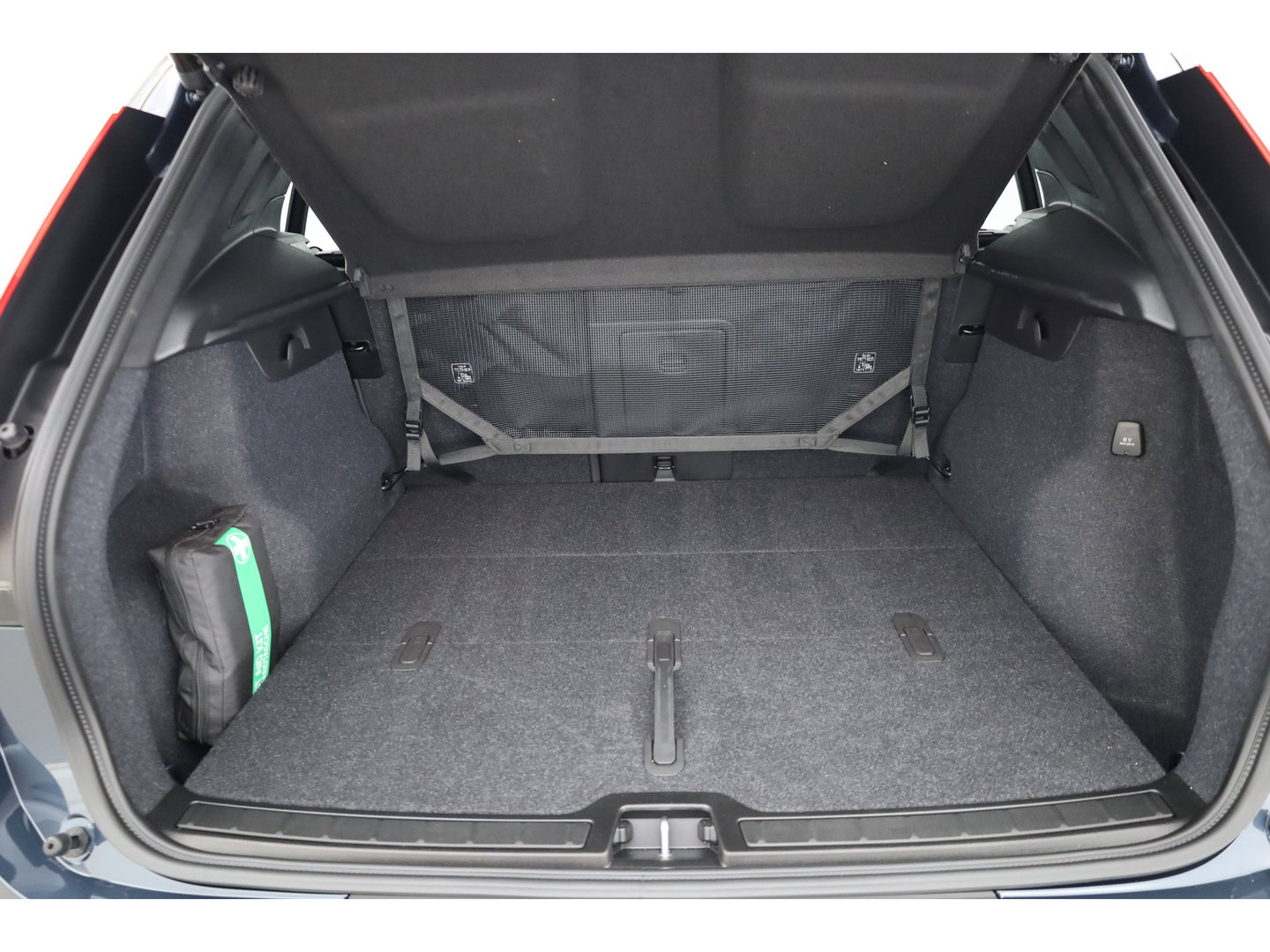 Volvo XC40 2.0 B3 Ultra Black Edition | Pano | ACC | Blis | 360 Cam | H&K Audio | Stoel & Stuur verwarming |