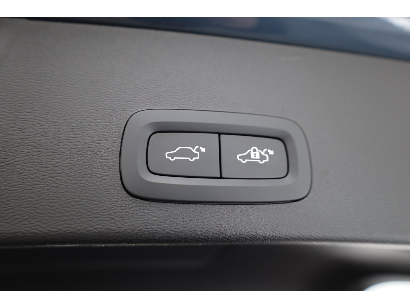 Volvo XC40 2.0 B3 Ultra Black Edition | Pano | ACC | Blis | 360 Cam | H&K Audio | Stoel & Stuur verwarming |