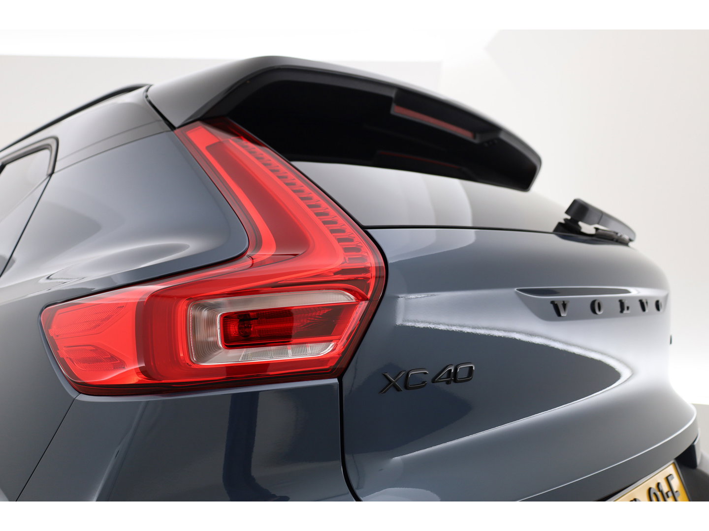 Volvo XC40 2.0 B3 Ultra Black Edition | Pano | ACC | Blis | 360 Cam | H&K Audio | Stoel & Stuur verwarming |