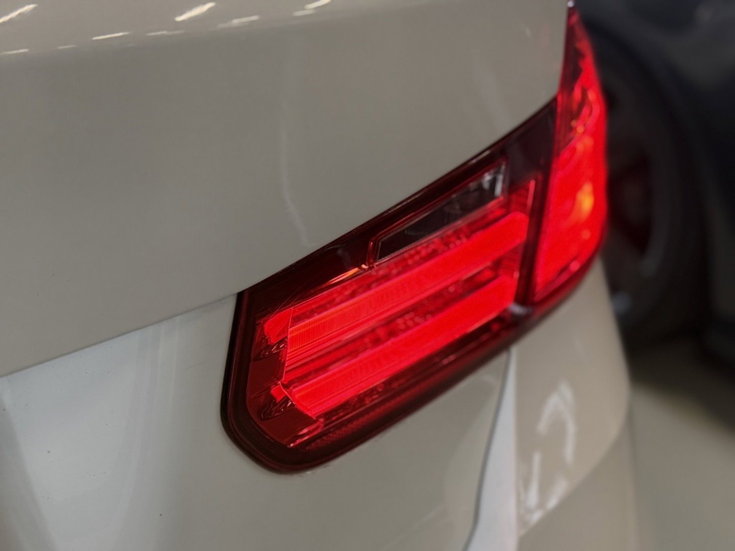 BMW 3 Serie Touring 335i xDr. TwinTurbo 306PK / High Exec / M-Sport / LED