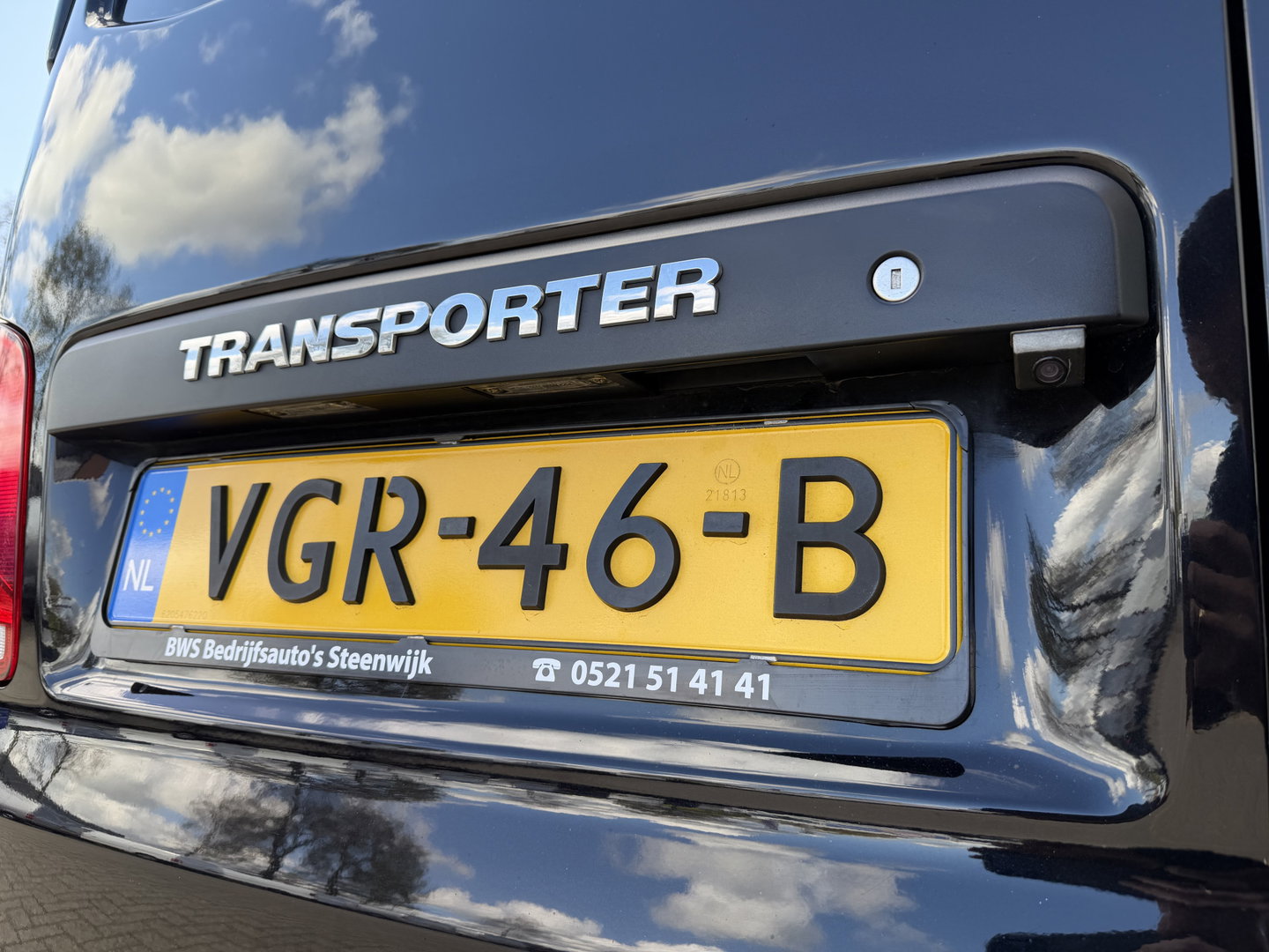 Volkswagen Transporter 2.0 TDI 150pk L2H1 30 DC 5 persoons Comfortline / vaste prijs rijklaar € 27.950 ex btw / / lease vanaf € / zwart metallic / nieuwe 20 inch velgen + banden / euro 6