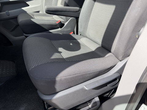 Volkswagen Transporter 2.0 TDI 150pk L2H1 30 DC 5 persoons Comfortline / vaste prijs rijklaar € 27.950 ex btw / / lease vanaf € / zwart metallic / nieuwe 20 inch velgen + banden / euro 6