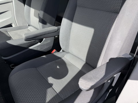 Volkswagen Transporter 2.0 TDI 150pk L2H1 30 DC 5 persoons Comfortline / vaste prijs rijklaar € 27.950 ex btw / / lease vanaf € / zwart metallic / nieuwe 20 inch velgen + banden / euro 6