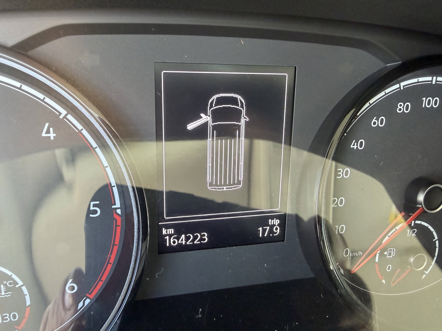 Volkswagen Transporter 2.0 TDI 150pk L2H1 30 DC 5 persoons Comfortline / vaste prijs rijklaar € 27.950 ex btw / / lease vanaf € / zwart metallic / nieuwe 20 inch velgen + banden / euro 6