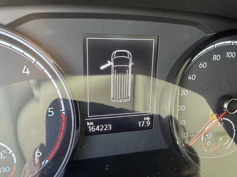 Volkswagen Transporter 2.0 TDI 150pk L2H1 30 DC 5 persoons Comfortline / vaste prijs rijklaar € 27.950 ex btw / / lease vanaf € / zwart metallic / nieuwe 20 inch velgen + banden / euro 6