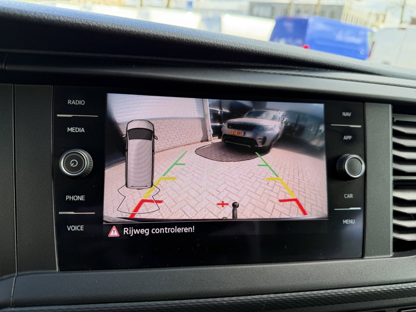 Volkswagen Transporter 2.0 TDI 150pk L2H1 30 DC 5 persoons Comfortline / vaste prijs rijklaar € 27.950 ex btw / / lease vanaf € / zwart metallic / nieuwe 20 inch velgen + banden / euro 6