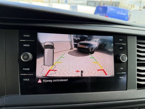 Volkswagen Transporter 2.0 TDI 150pk L2H1 30 DC 5 persoons Comfortline / vaste prijs rijklaar € 27.950 ex btw / / lease vanaf € / zwart metallic / nieuwe 20 inch velgen + banden / euro 6