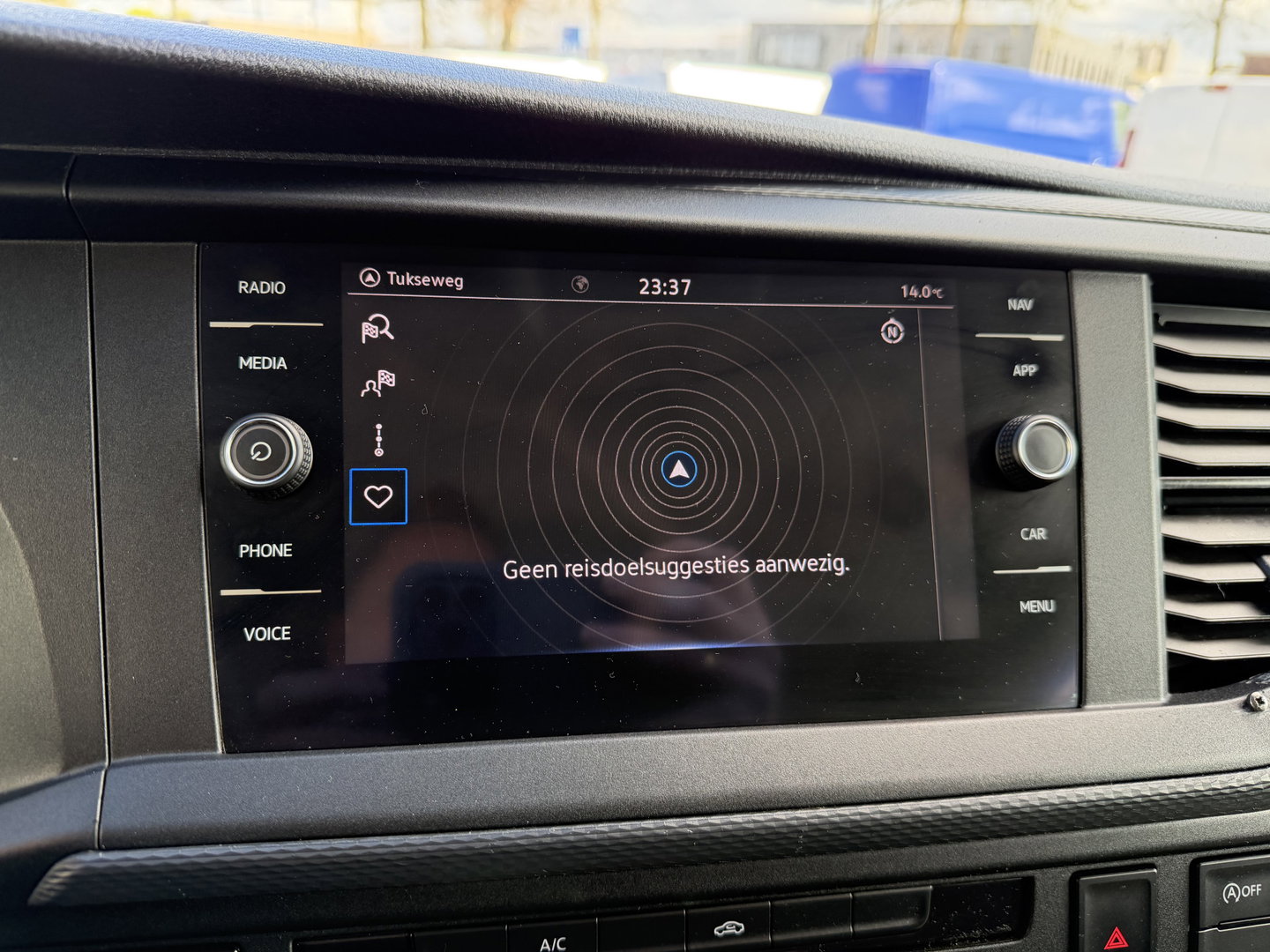 Volkswagen Transporter 2.0 TDI 150pk L2H1 30 DC 5 persoons Comfortline / vaste prijs rijklaar € 27.950 ex btw / / lease vanaf € / zwart metallic / nieuwe 20 inch velgen + banden / euro 6