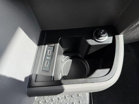 Volkswagen Transporter 2.0 TDI 150pk L2H1 30 DC 5 persoons Comfortline / vaste prijs rijklaar € 27.950 ex btw / / lease vanaf € / zwart metallic / nieuwe 20 inch velgen + banden / euro 6