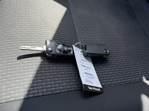 Volkswagen Transporter 2.0 TDI 150pk L2H1 30 DC 5 persoons Comfortline / vaste prijs rijklaar € 27.950 ex btw / / lease vanaf € / zwart metallic / nieuwe 20 inch velgen + banden / euro 6