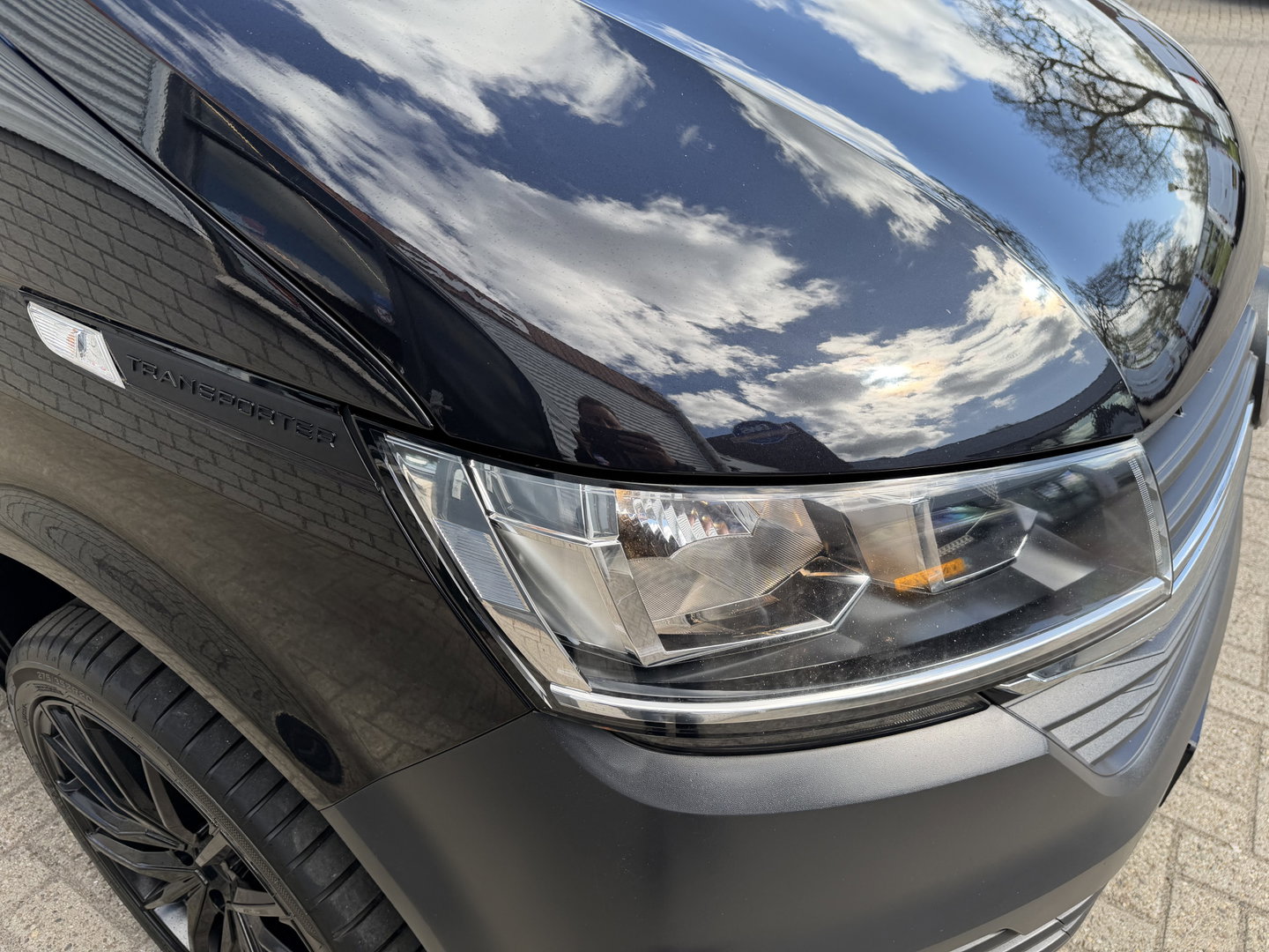 Volkswagen Transporter 2.0 TDI 150pk L2H1 30 DC 5 persoons Comfortline / vaste prijs rijklaar € 27.950 ex btw / / lease vanaf € / zwart metallic / nieuwe 20 inch velgen + banden / euro 6