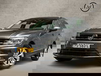 Volkswagen Tiguan - 1.4 TSI ACT Comfortline 150Pk Automaat (PANORAMADAK, APPLE CARPLAY, GROOT NAVI, KEYLESS, STOELVERWARMING, ALCANTARA, PARKEERSENSOREN, GETINT GLAS, NIEUWE APK, NIEUWSTAAT)