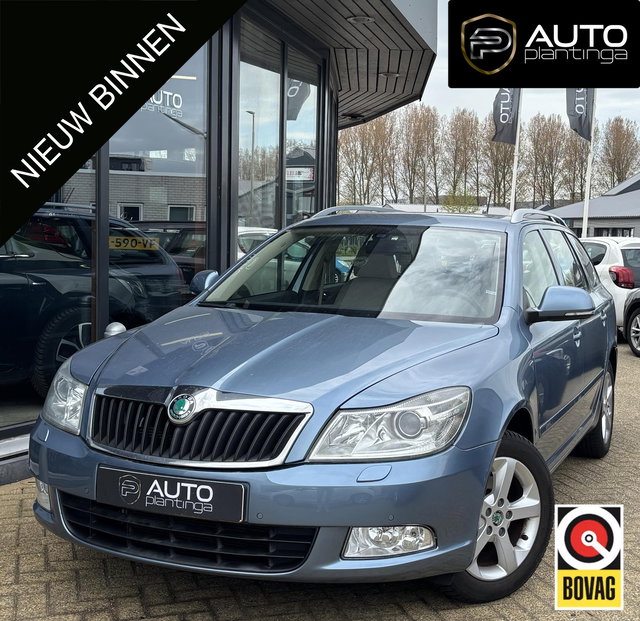 Škoda Octavia - Combi 1.4 TSI Greentech Elegance Business Line 122PK | Nette Staat! | Nieuwe APK | Trekhaak | Parkeersensoren | Elektrisch schuif-/kanteldak | Cruise Control | Climate Control |