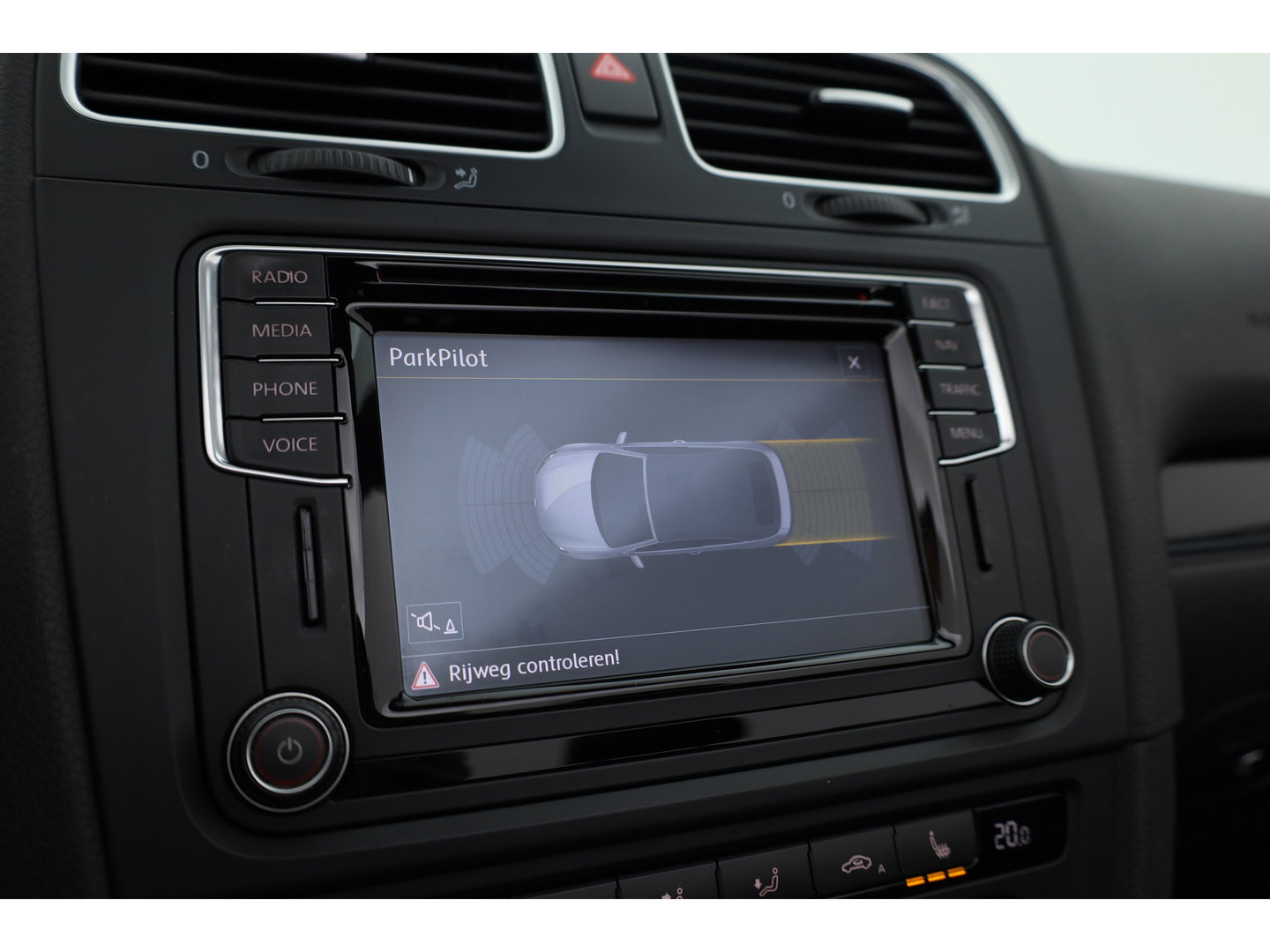 Volkswagen Golf Cabriolet 1.2 TSI BlueMotion Exclusive Series | Orgi. NL | Navi | Stoelverw. | PDC | Bi-Xenon | Bluetooth | 18'' |