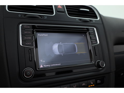 Volkswagen Golf Cabriolet 1.2 TSI BlueMotion Exclusive Series | Orgi. NL | Navi | Stoelverw. | PDC | Bi-Xenon | Bluetooth | 18'' |