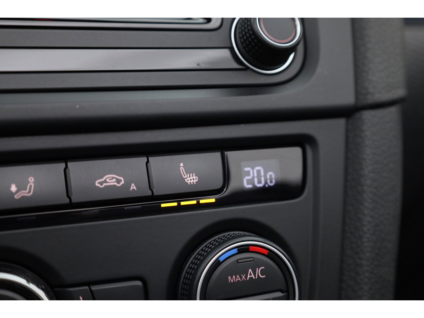 Volkswagen Golf Cabriolet 1.2 TSI BlueMotion Exclusive Series | Orgi. NL | Navi | Stoelverw. | PDC | Bi-Xenon | Bluetooth | 18'' |