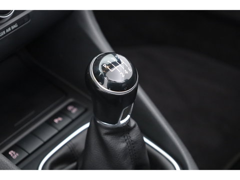 Volkswagen Golf Cabriolet 1.2 TSI BlueMotion Exclusive Series | Orgi. NL | Navi | Stoelverw. | PDC | Bi-Xenon | Bluetooth | 18'' |