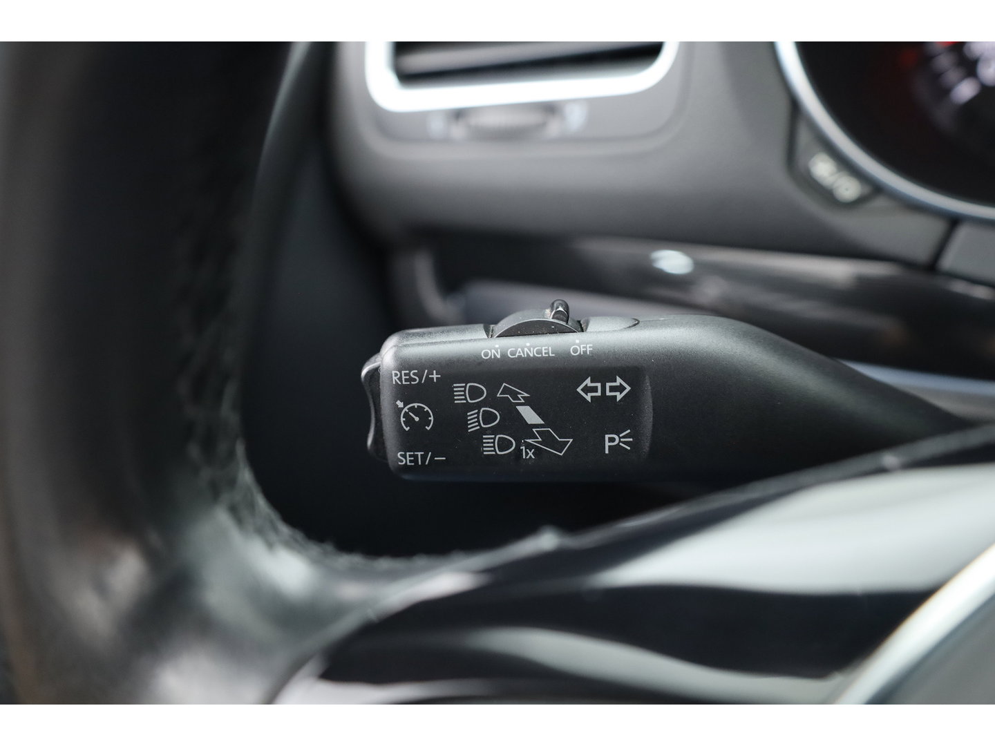 Volkswagen Golf Cabriolet 1.2 TSI BlueMotion Exclusive Series | Orgi. NL | Navi | Stoelverw. | PDC | Bi-Xenon | Bluetooth | 18'' |