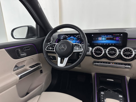 Mercedes-Benz GLB 180 Business Solution (INCL-BTW) Aut. *PANO | LEATHER | FULL-LED | BLINDSPOT | MEMORY-PACK | AMBIENTLIGHT | HEATED-SPORTSEATS | WIDESCREEN-COCKPIT | DAB+ | NAVI-FULLMAP | ADAPTIVE-CRUISE | CAMERA | PRIVACYGLASS |