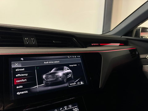Audi Q8 e-tron S quattro SQ8 115 kWh SQ8 PANO KEYLESS CARBON HUD