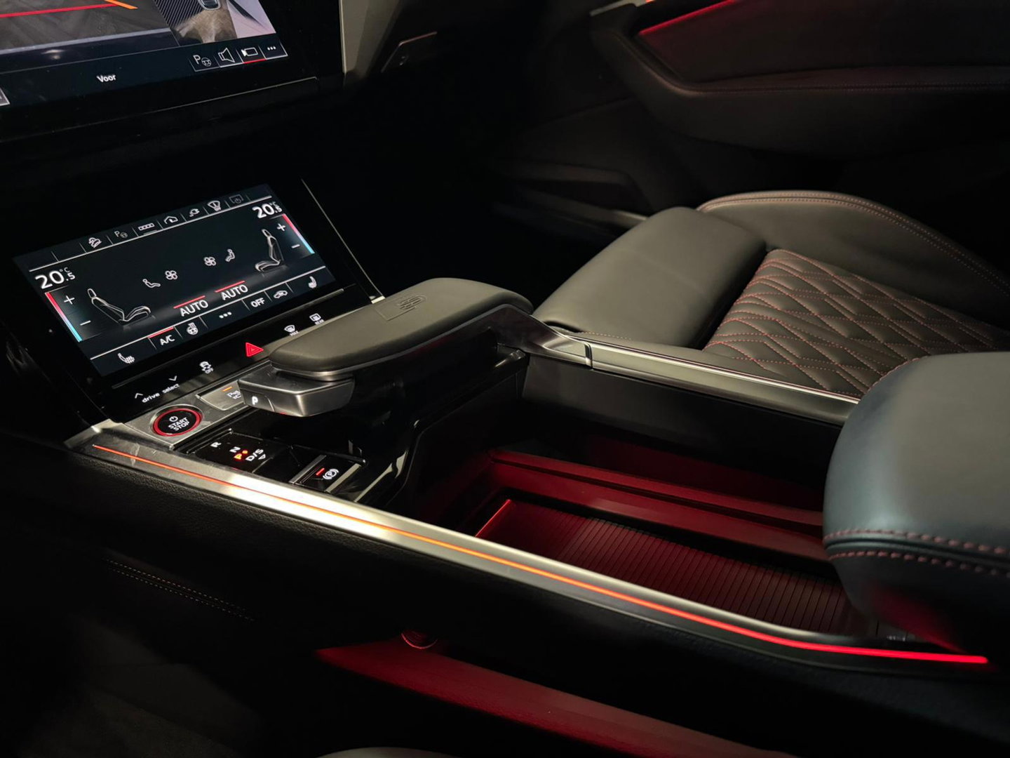 Audi Q8 e-tron S quattro SQ8 115 kWh SQ8 PANO KEYLESS CARBON HUD