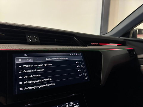 Audi Q8 e-tron S quattro SQ8 115 kWh SQ8 PANO KEYLESS CARBON HUD