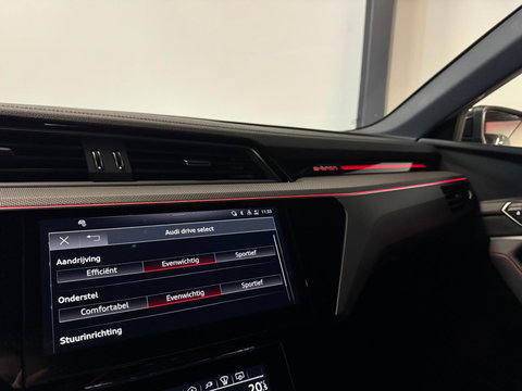 Audi Q8 e-tron S quattro SQ8 115 kWh SQ8 PANO KEYLESS CARBON HUD