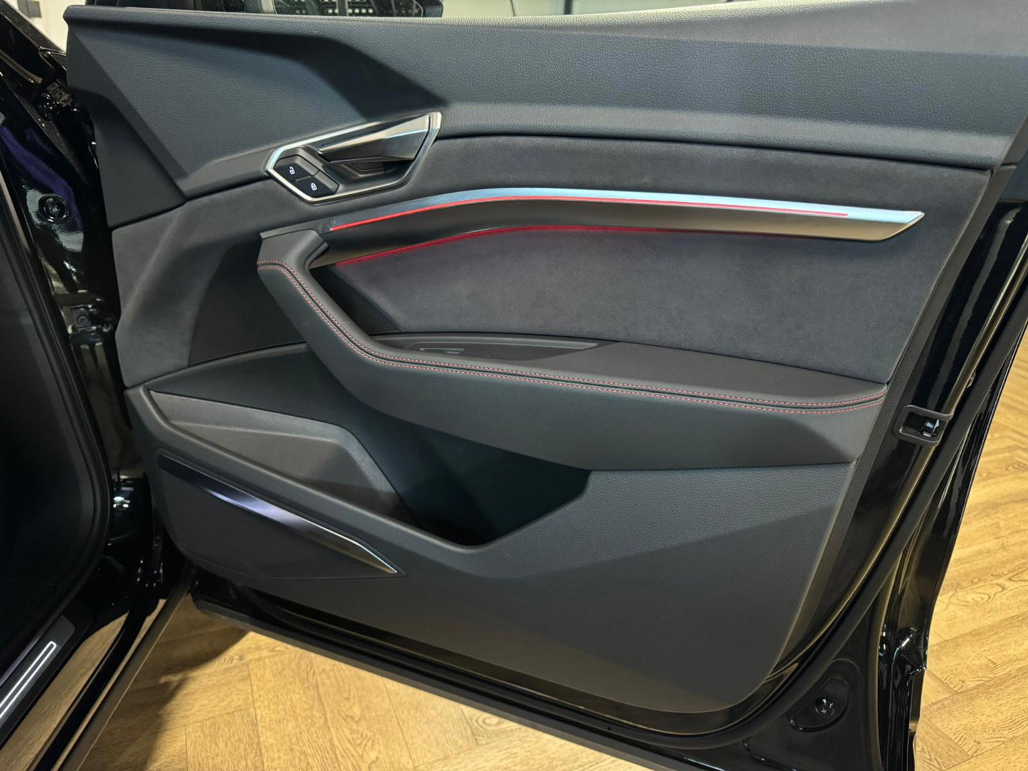 Audi Q8 e-tron S quattro SQ8 115 kWh SQ8 PANO KEYLESS CARBON HUD