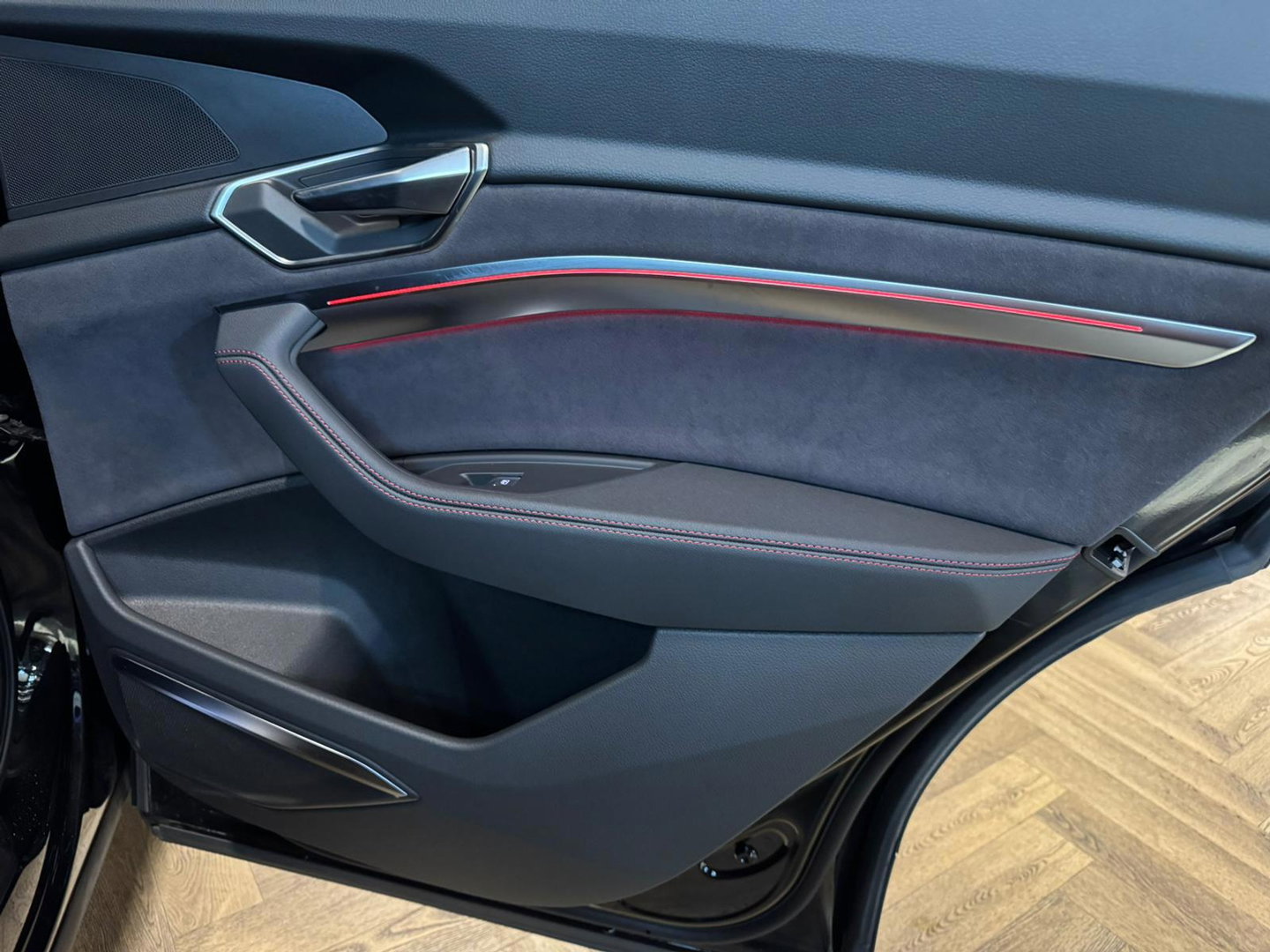 Audi Q8 e-tron S quattro SQ8 115 kWh SQ8 PANO KEYLESS CARBON HUD