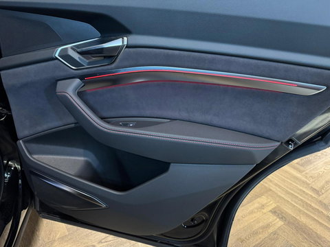 Audi Q8 e-tron S quattro SQ8 115 kWh SQ8 PANO KEYLESS CARBON HUD