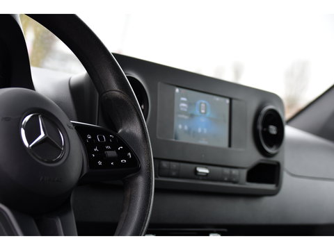 Mercedes-Benz Sprinter 317 1.9 CDI L2H2 RWD AMG Edition Camera, Cruise, Carplay, LED, Trekhaak, Automaat, Mbux, 170pk, Sensoren, Uniek!
