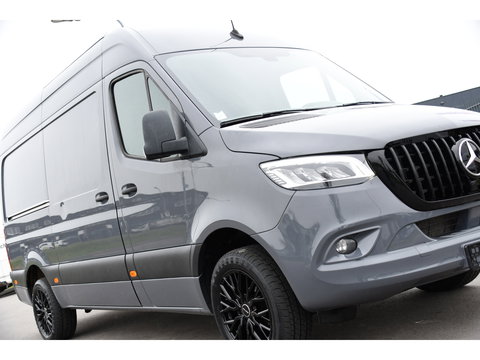 Mercedes-Benz Sprinter 317 1.9 CDI L2H2 RWD AMG Edition Camera, Cruise, Carplay, LED, Trekhaak, Automaat, Mbux, 170pk, Sensoren, Uniek!