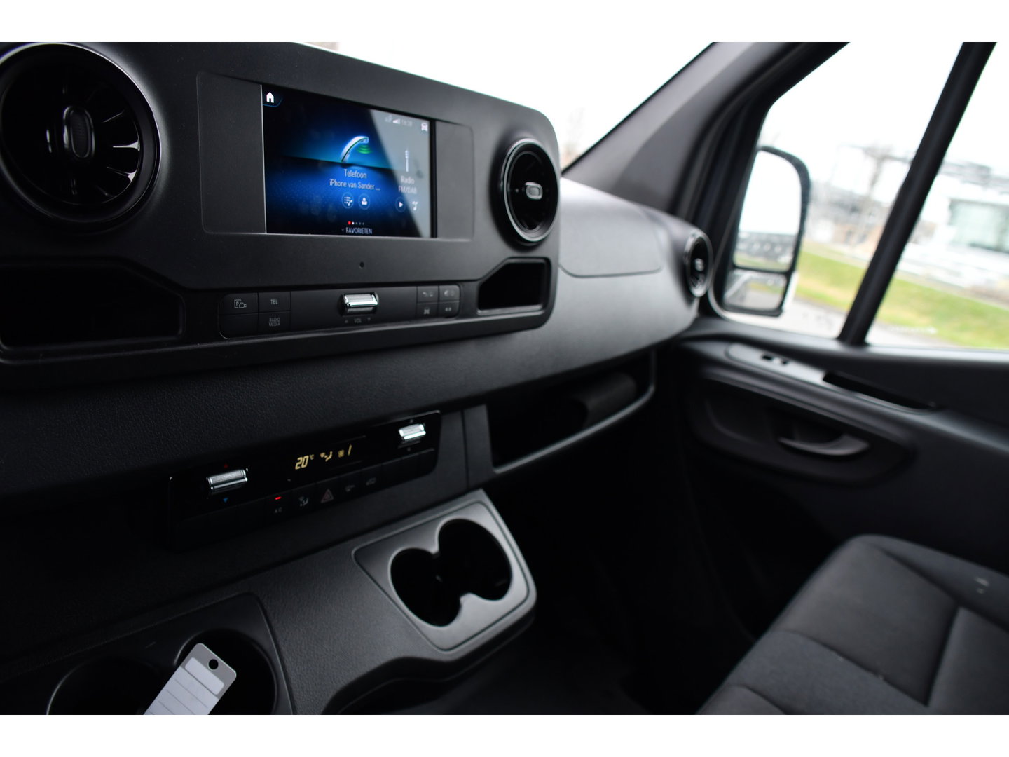 Mercedes-Benz Sprinter 317 1.9 CDI L2H2 RWD AMG Edition Camera, Cruise, Carplay, LED, Trekhaak, Automaat, Mbux, 170pk, Sensoren, Uniek!