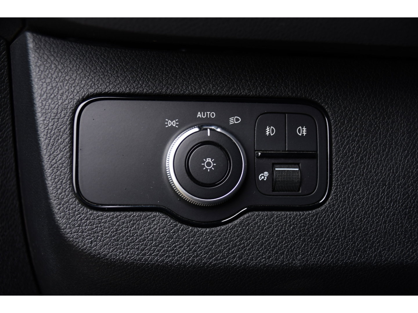 Mercedes-Benz Sprinter 317 1.9 CDI L2H2 RWD AMG Edition Camera, Cruise, Carplay, LED, Trekhaak, Automaat, Mbux, 170pk, Sensoren, Uniek!