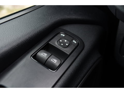 Mercedes-Benz Sprinter 317 1.9 CDI L2H2 RWD AMG Edition Camera, Cruise, Carplay, LED, Trekhaak, Automaat, Mbux, 170pk, Sensoren, Uniek!