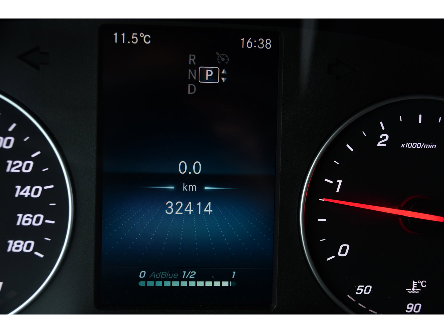 Mercedes-Benz Sprinter 317 1.9 CDI L2H2 RWD AMG Edition Camera, Cruise, Carplay, LED, Trekhaak, Automaat, Mbux, 170pk, Sensoren, Uniek!