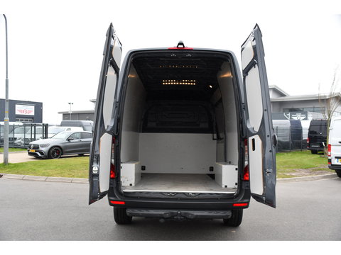 Mercedes-Benz Sprinter 317 1.9 CDI L2H2 RWD AMG Edition Camera, Cruise, Carplay, LED, Trekhaak, Automaat, Mbux, 170pk, Sensoren, Uniek!