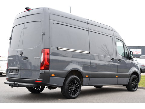 Mercedes-Benz Sprinter 317 1.9 CDI L2H2 RWD AMG Edition Camera, Cruise, Carplay, LED, Trekhaak, Automaat, Mbux, 170pk, Sensoren, Uniek!