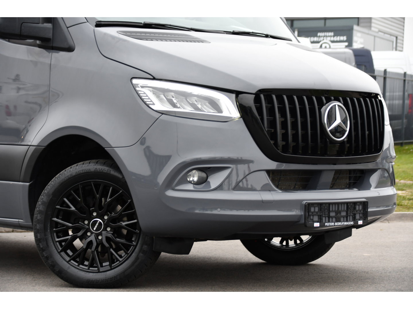 Mercedes-Benz Sprinter 317 1.9 CDI L2H2 RWD AMG Edition Camera, Cruise, Carplay, LED, Trekhaak, Automaat, Mbux, 170pk, Sensoren, Uniek!