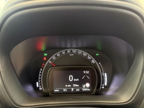 Toyota Aygo X 1.0 VVT-i S-CVT Play 24 Maanden garantie* (Vraag naar de voorwaarden)