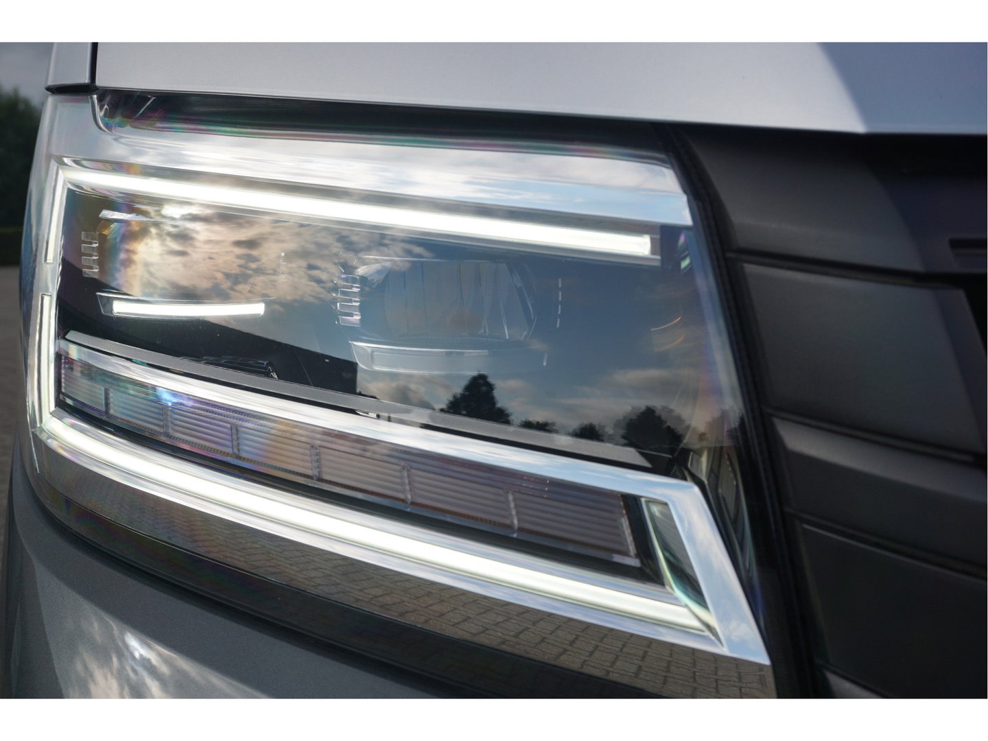 Volkswagen Crafter 35 177PK L3H2 AUT Facelift BPM VRIJ!! 13" Navi, Cam, Gev. Stoel, Alarm, LED!! NR. 322