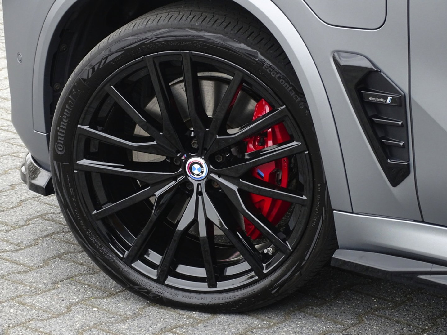 BMW X5 50e 490PK X-Drive M- Individual / Frozen Grey / Carbon