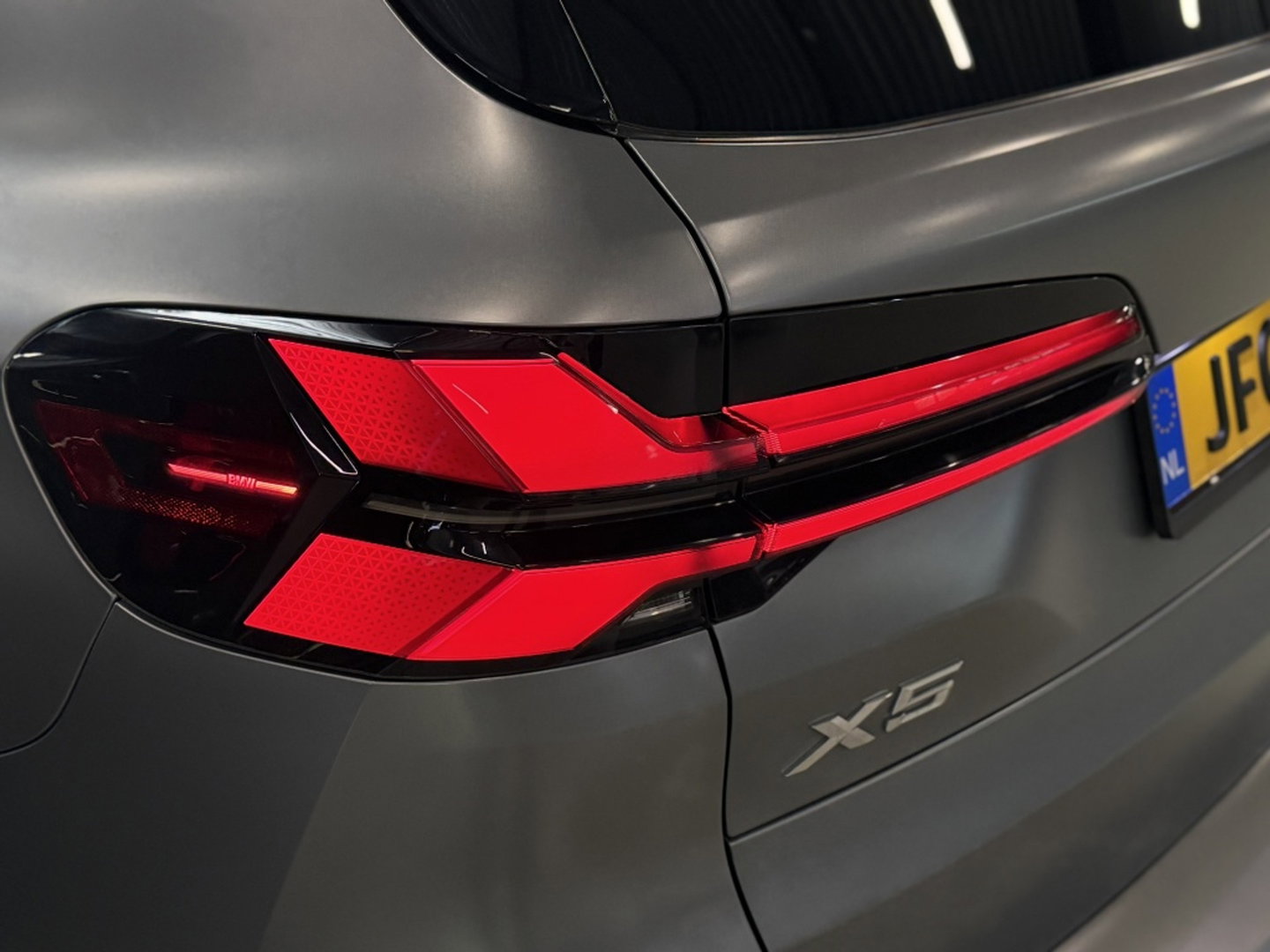 BMW X5 50e 490PK X-Drive M- Individual / Frozen Grey / Carbon