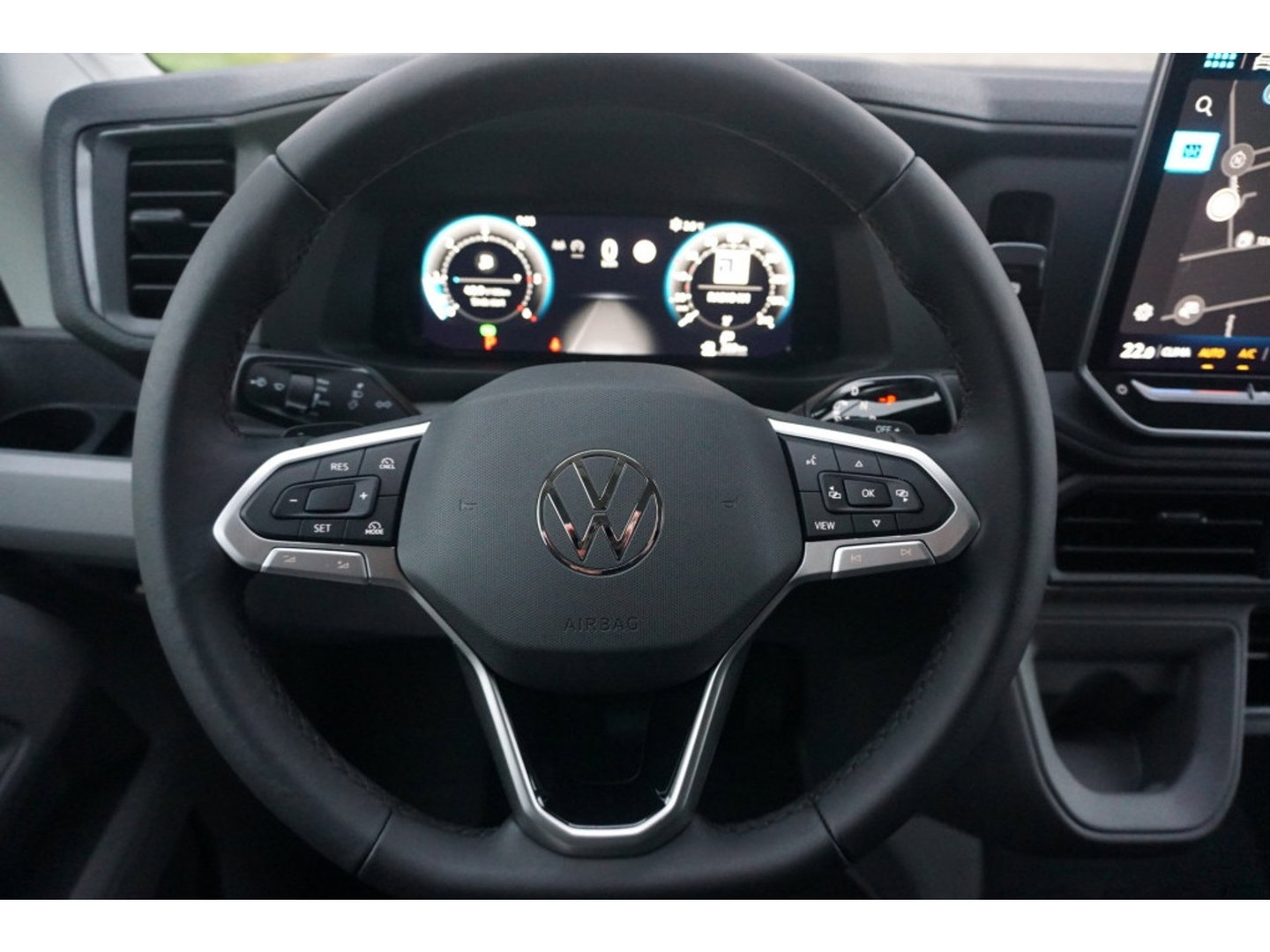 Volkswagen Crafter 35 177PK L3H2 AUT Facelift BPM VRIJ!! 13" Navi, Cam, Gev. Stoel, Alarm, LED!! NR. 342